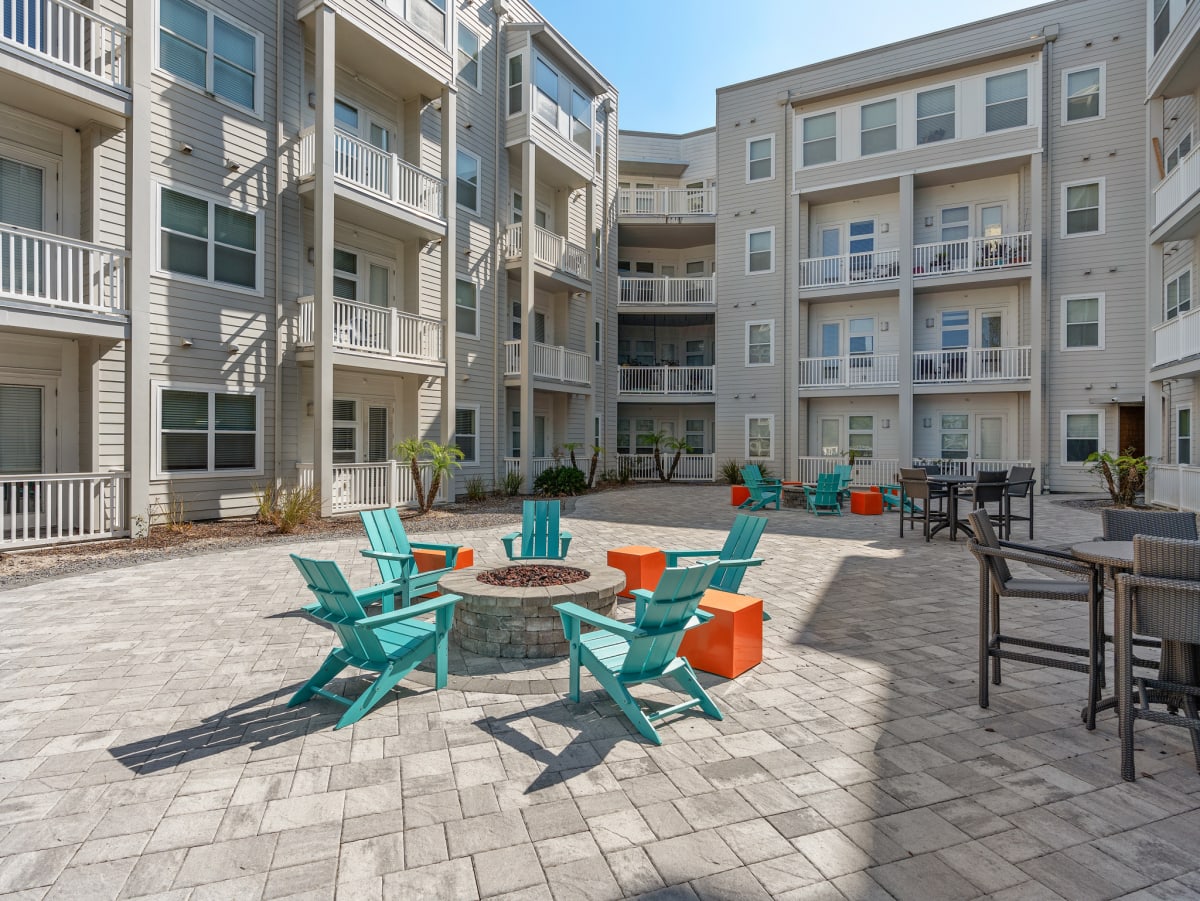 Jacksonville Loft Apartments | Lake Lofts Deerwood