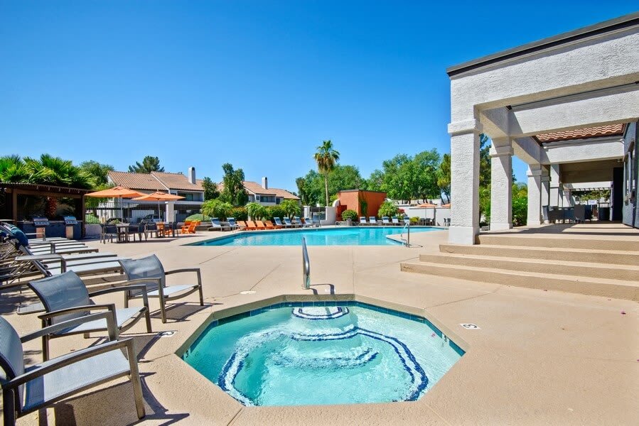 Spa and hot tub at Lore South Mountain.