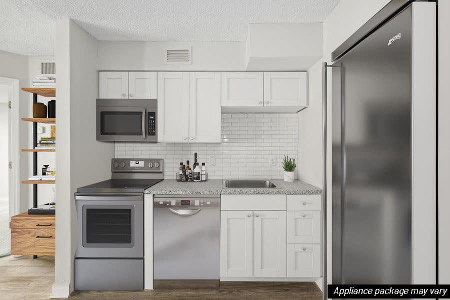 Property Details for Lenox Cove NEWLY RENOVATED APARTMENTS from
