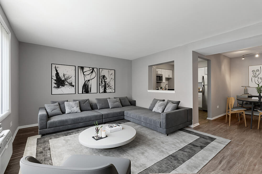 Photos of Midpointe Apartments in Chicago, IL