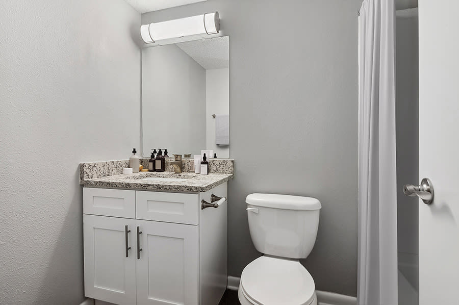 Photo Tour of Stoney Trace Apartments in Charlotte, NC