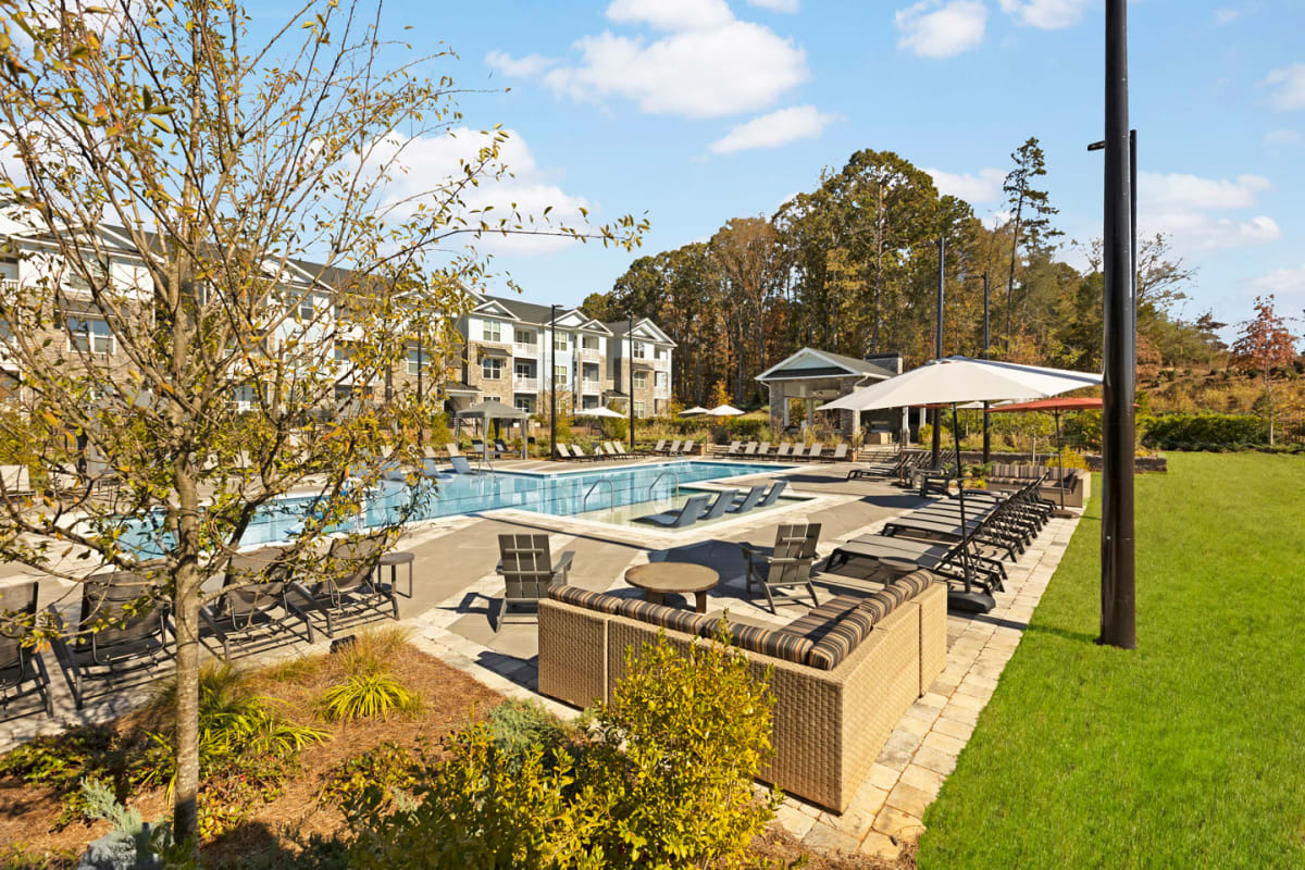 Photos and Video of Argento at Kellswater Bridge Apartments in