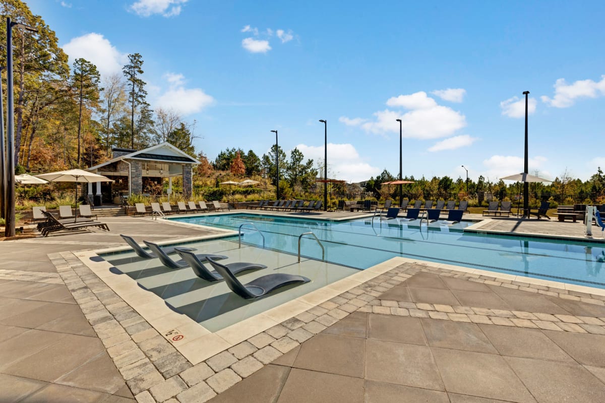 Photos and Video of Argento at Kellswater Bridge Apartments in