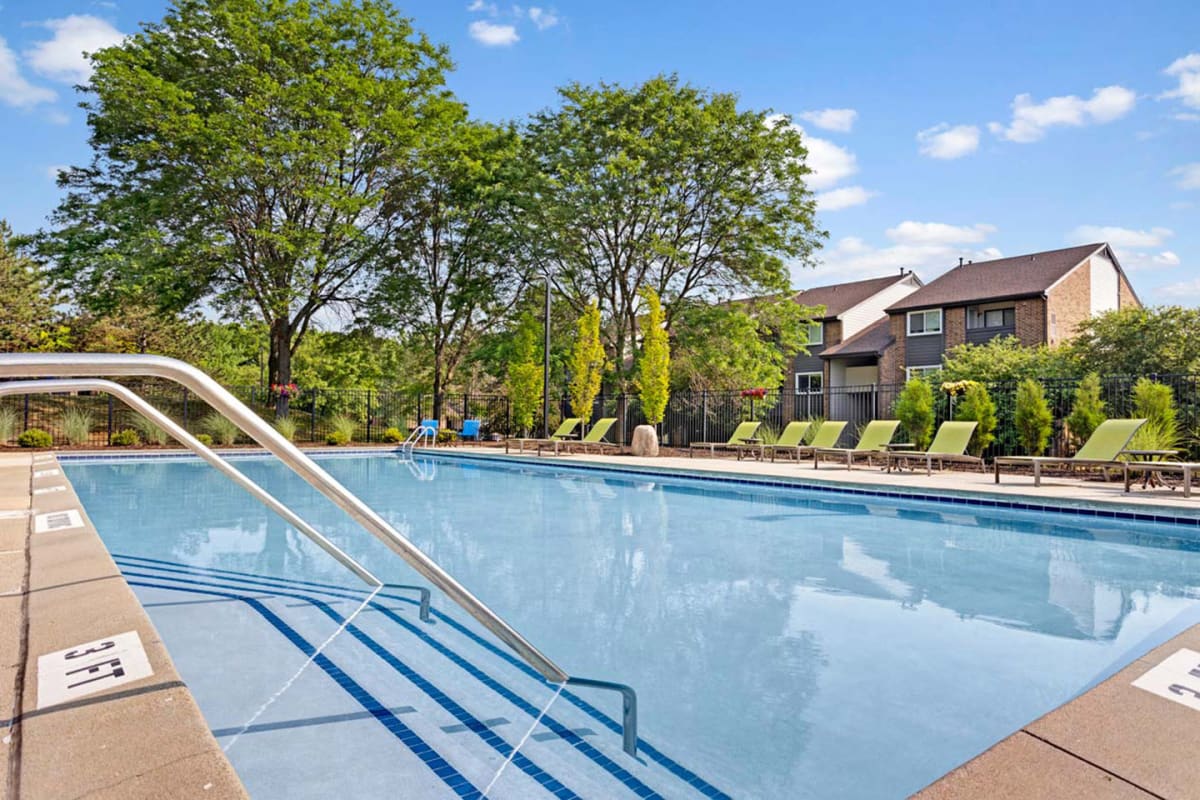 Photos Ridgewood Apartments Luxury Apartments in Grand Rapids, MI