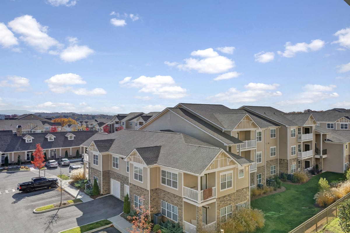Photos and Video of Wellsley Park at Deane Hill Apartments in Knoxville, TN