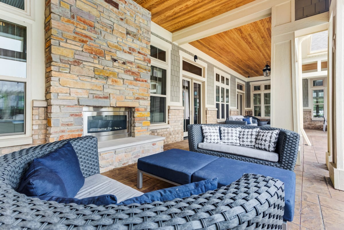 The Oaks Of Vernon Hills outdoor lounge by clubhouse - Vernon Hills, IL