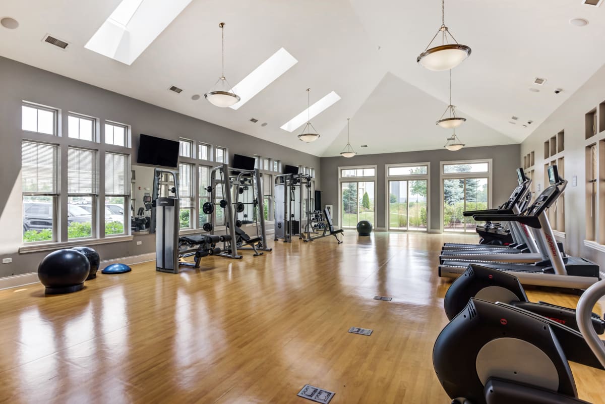 The Oaks Of Vernon Hills fitness center cardio and weights - Vernon Hills, IL