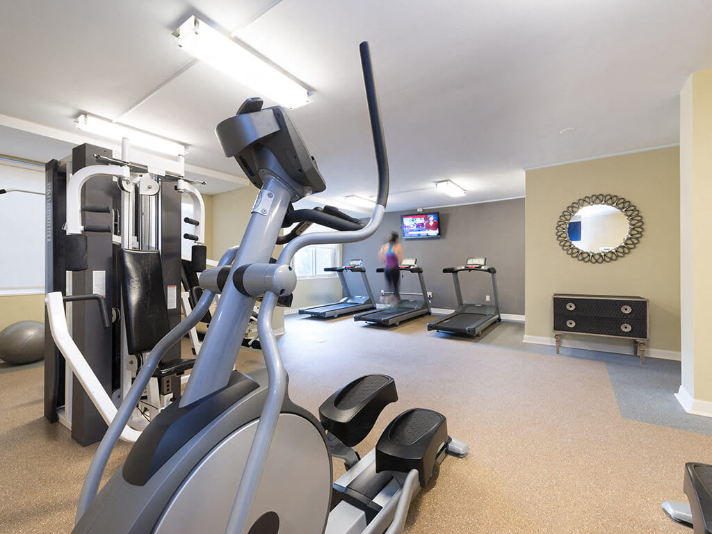 The 925 Apartments fitness center - Washington, DC