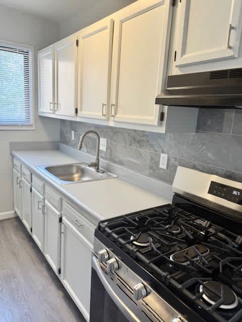 Park Pleasant Apartments kitchen with gas range - Washington, DC