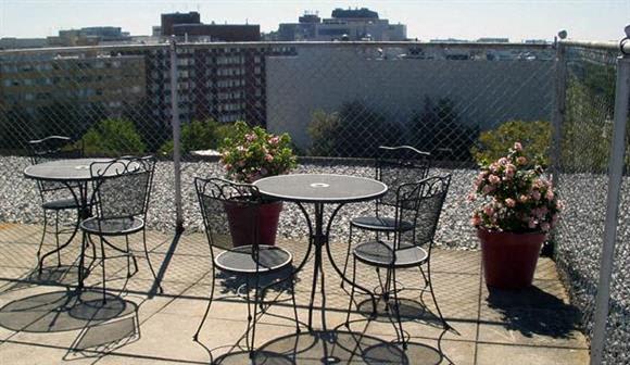 The 925 Apartments rooftop sundeck - Washington, DC