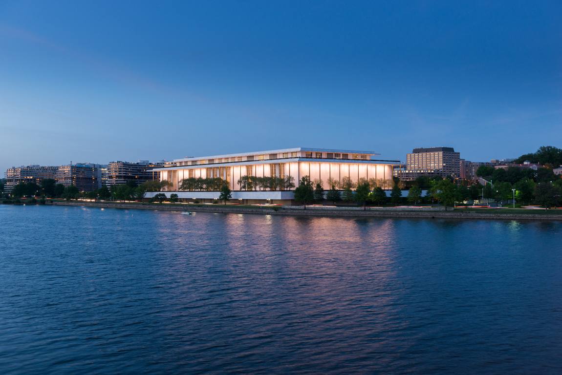 The 925 Apartments near the Kennedy Center - Washington, DC