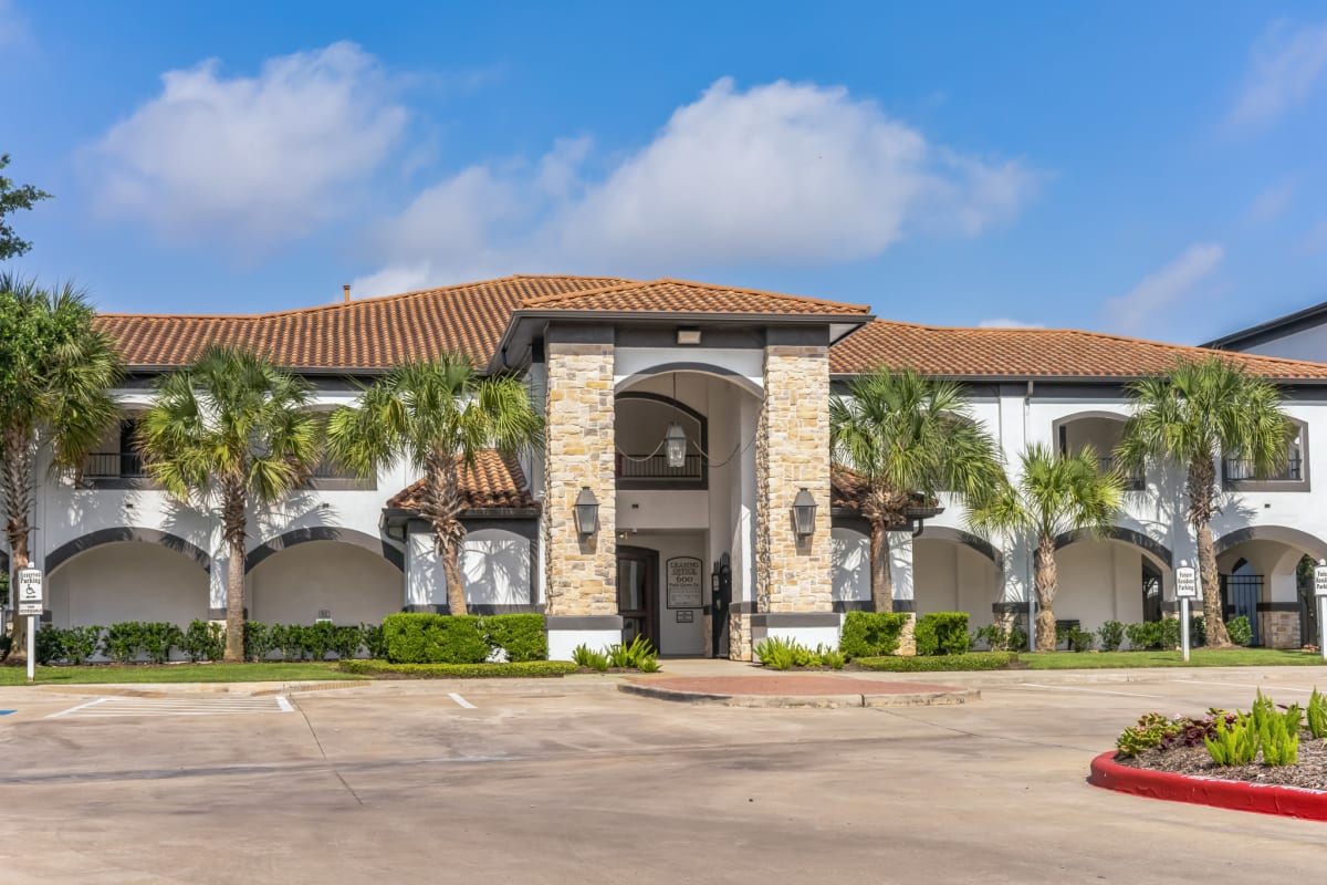 Senior 55+ Apartments Photos of Villas of Park Grove in Katy, TX