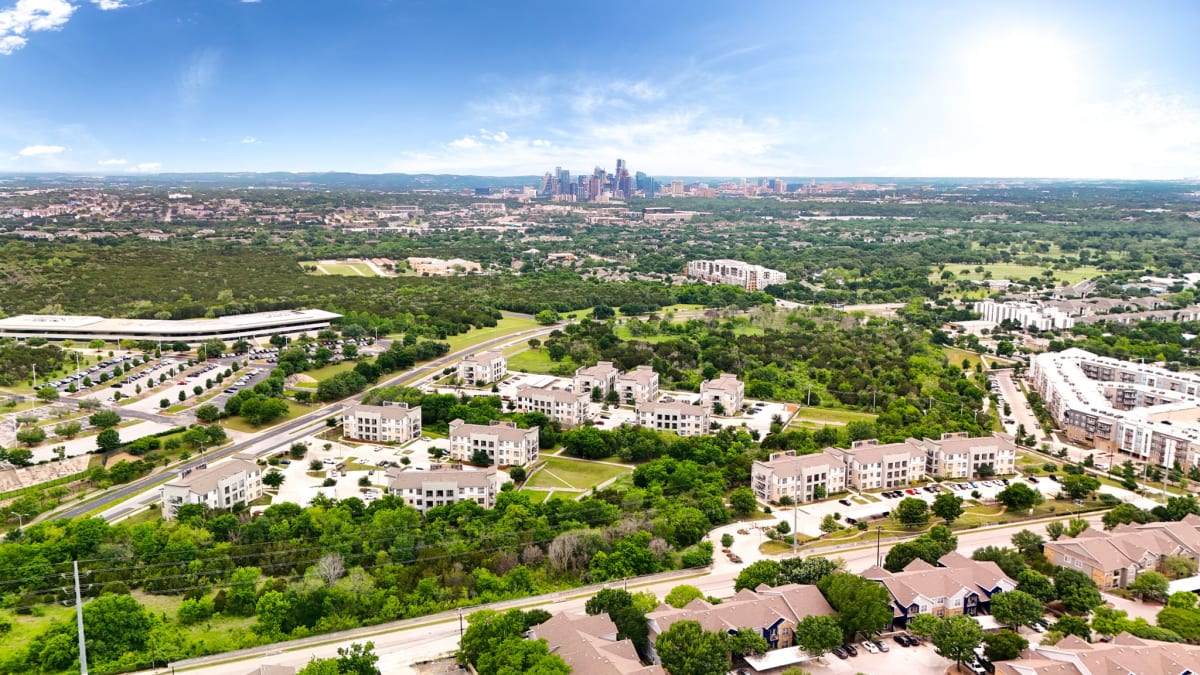 East Riverside-Oltorf Apartments for Rent | Radius on Grove