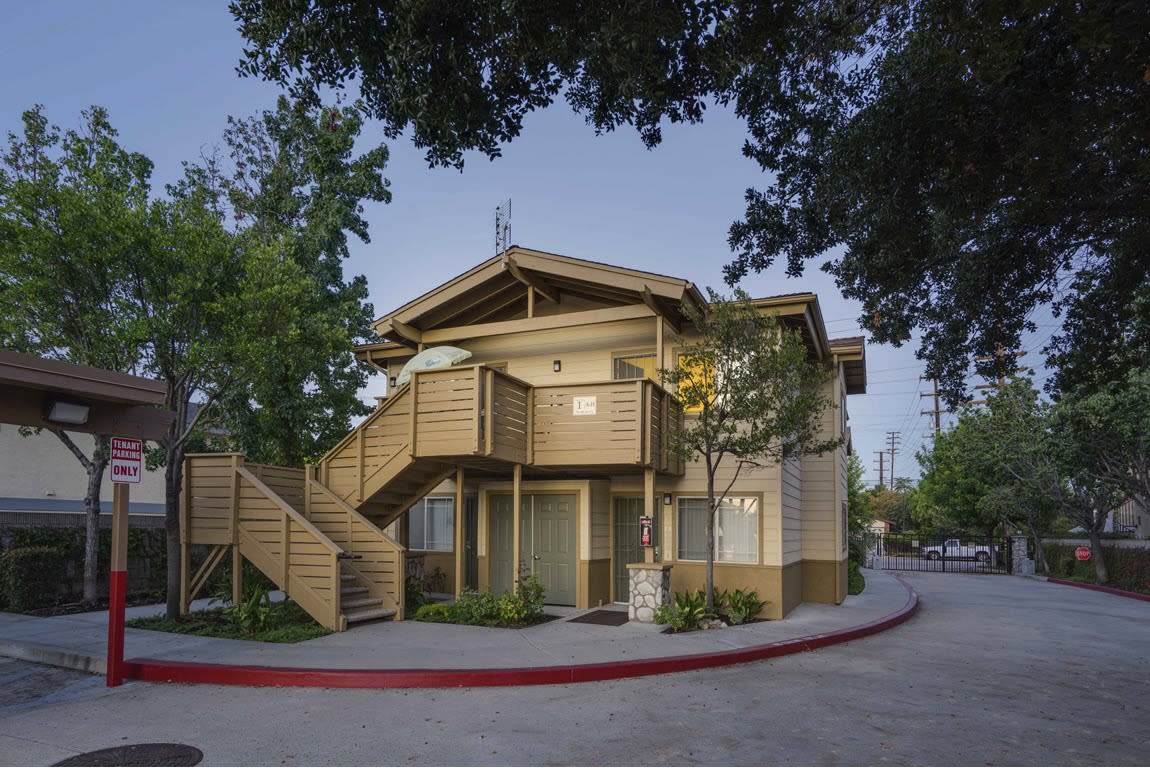 Photos and Video of Regency Court Apartments Affordable Apartments in Photos and Video of Regency Court Apartments Affordable Apartments in