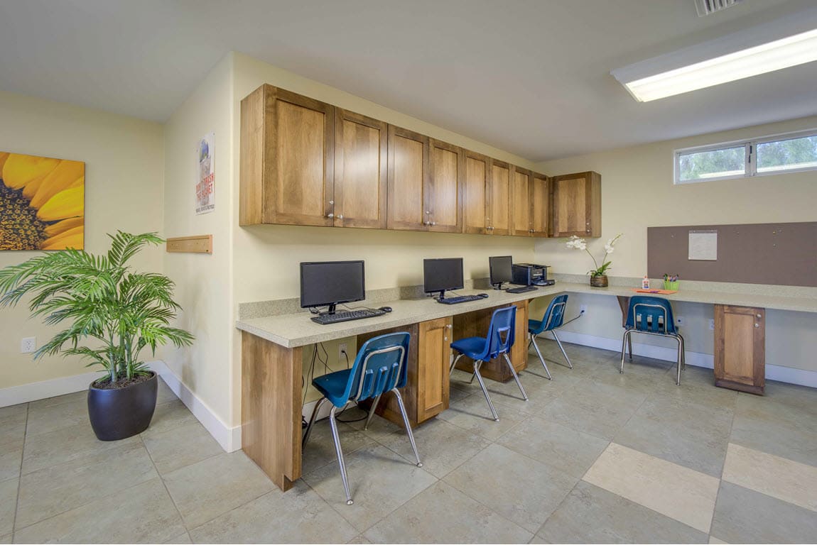 Photos and Video of Verbena Crossing Apartments Affordable Apartments