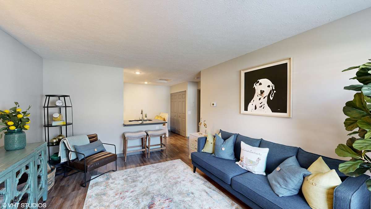 Springburne at Polaris Apartments open living room and kitchen - Columbus, OH