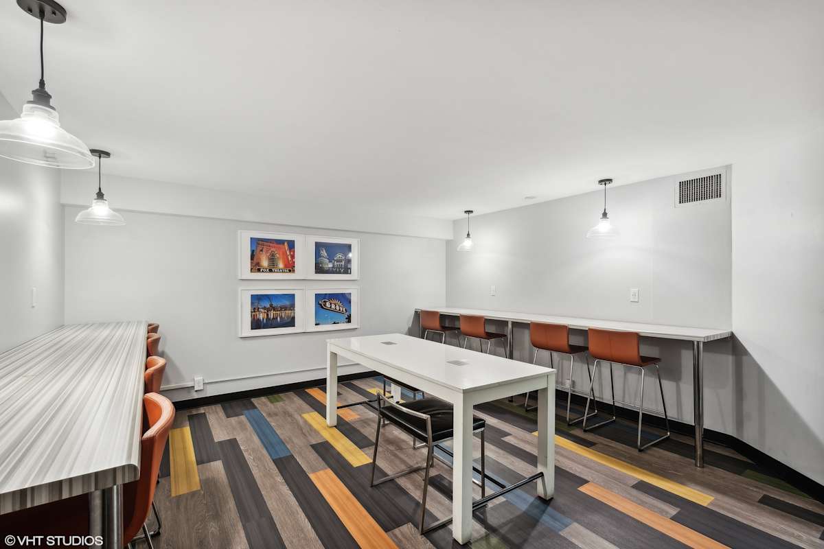 Delmar Loop Apartments conference room and coworking space - St. Louis, MO