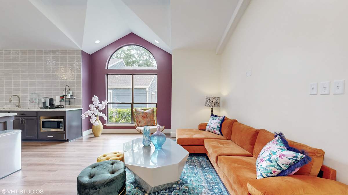 The Vale Apartments and Townhomes resident clubhouse lounge - Cordova, TN