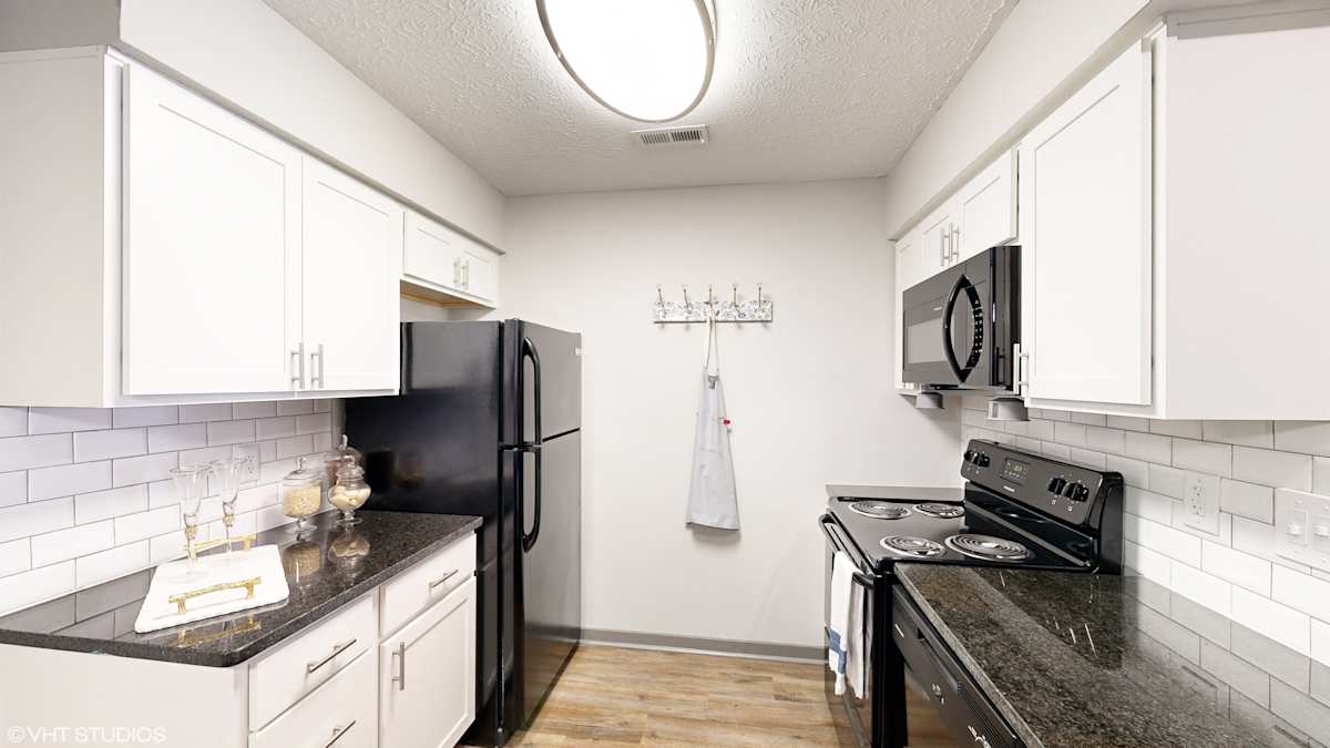 Silvertree at Little Turtle Apartments kitchen with all-electric appliances - Westerville, OH