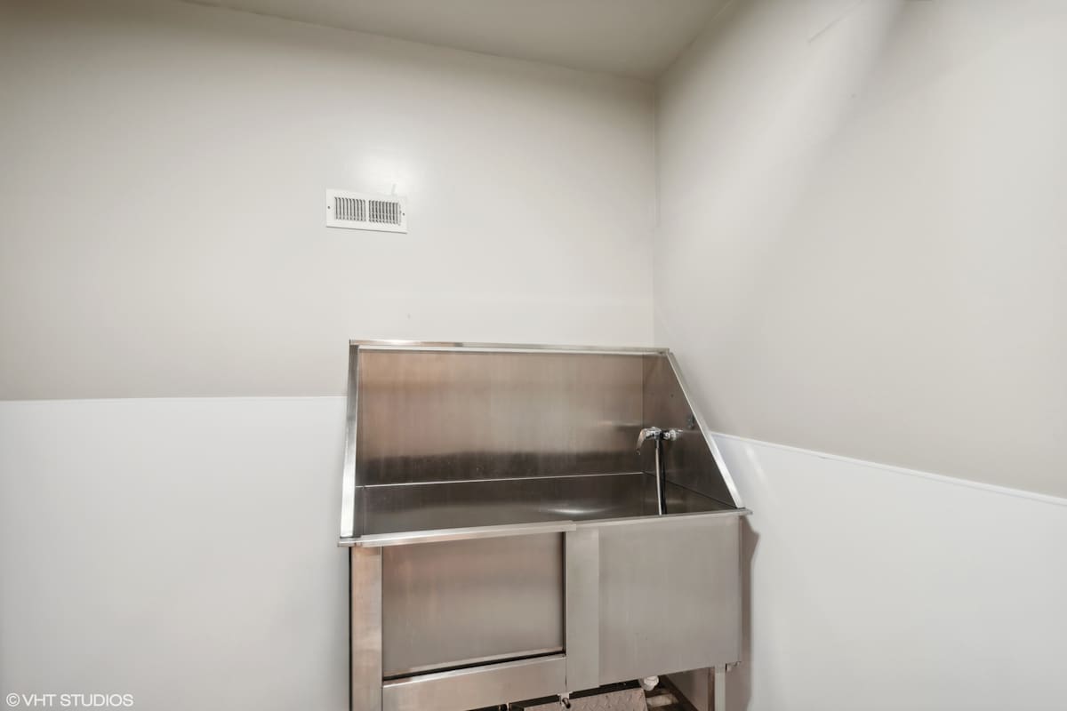 CWE Apartments dog washing station - St. Louis, MO