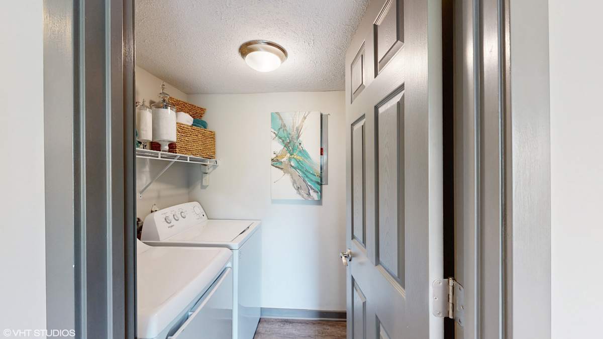 Runaway Bay Apartments in-home laundry with washer and dryer - Columbus, OH
