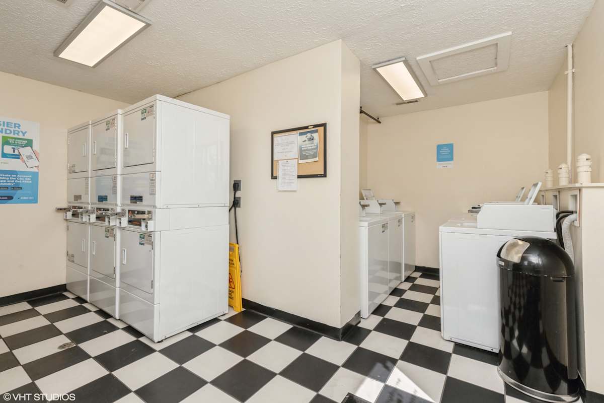 Springburne at Polaris Apartments laundry room - Columbus, OH