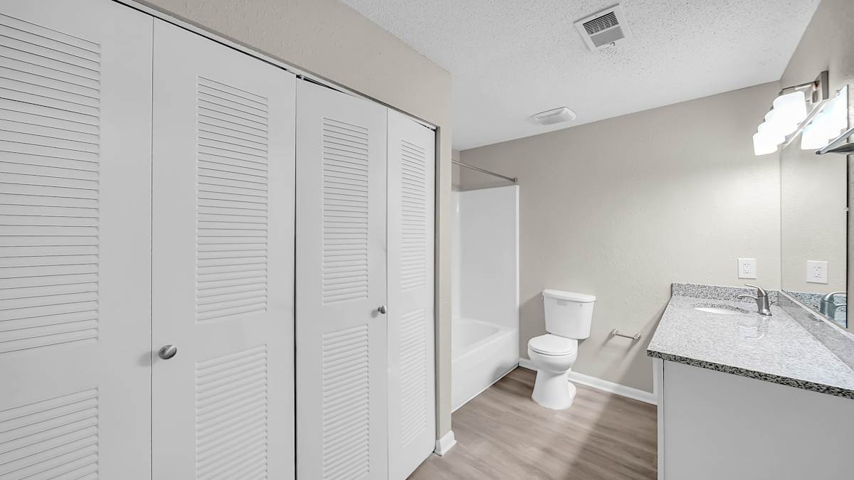 The Stella Apartments white bathroom - Memphis, TN