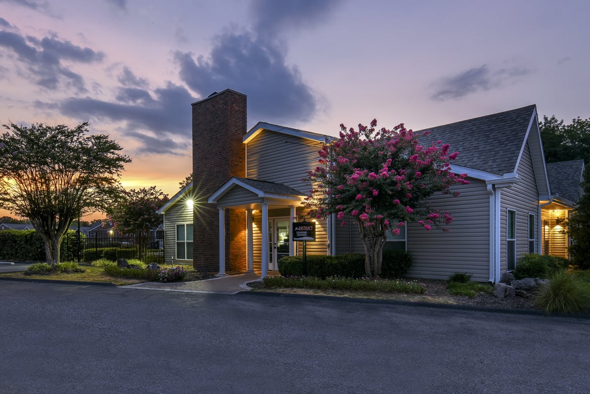 The District Apartments exterior building view - Memphis, TN