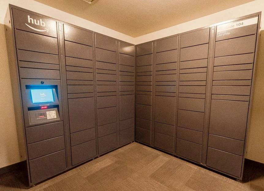Ellyson Apartment Homes package lockers with kiosk - Tacoma, WA