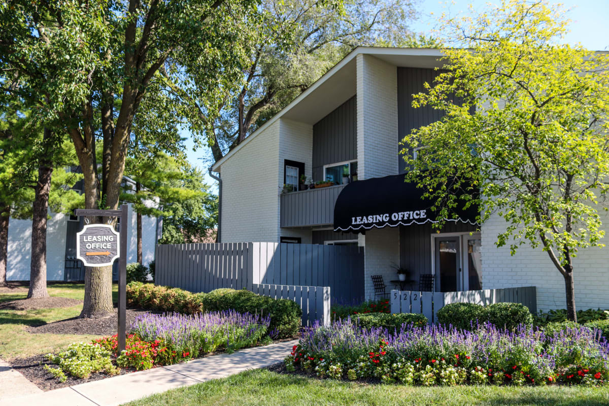 Photos and Video of Nicholas Square in Circleville, OH