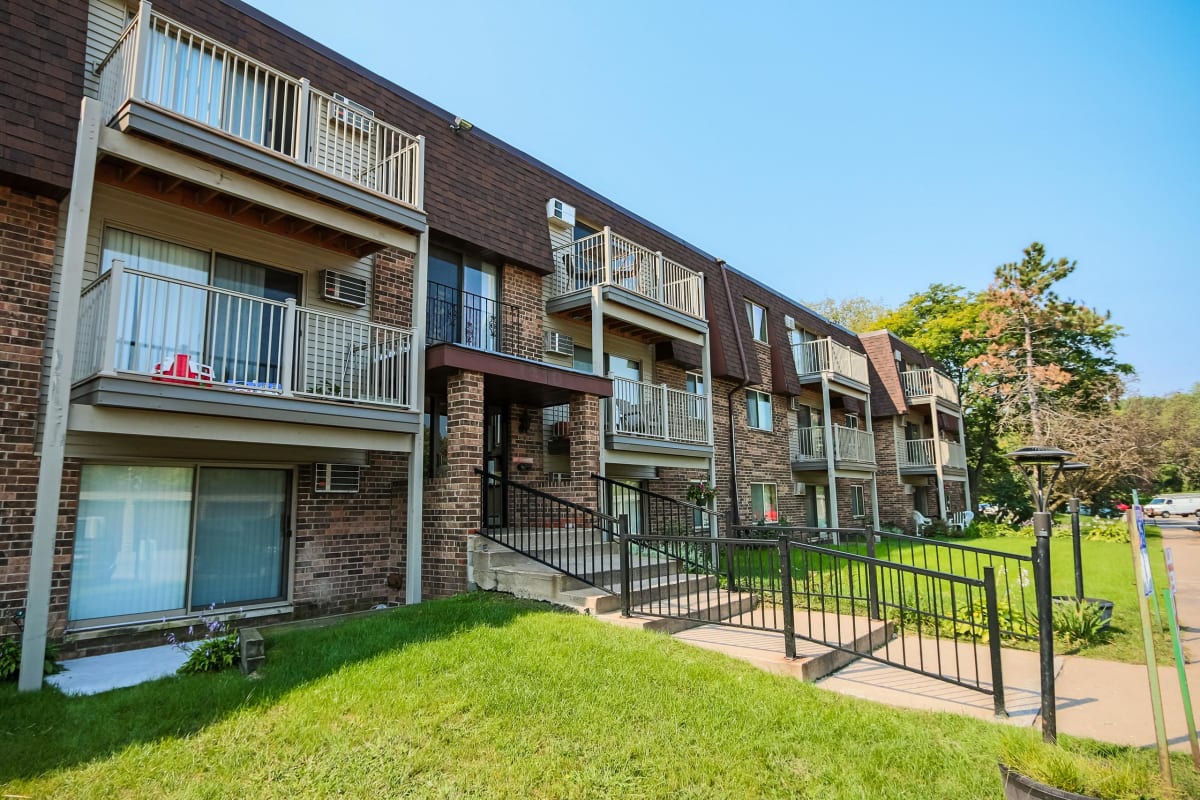 Apartments for Rent in Coon Rapids, Minnesota Parkview Estates