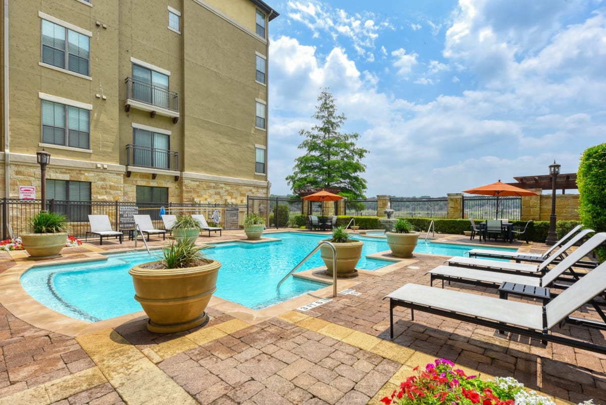 Photos Alamo Heights Apartments in San Antonio Artessa
