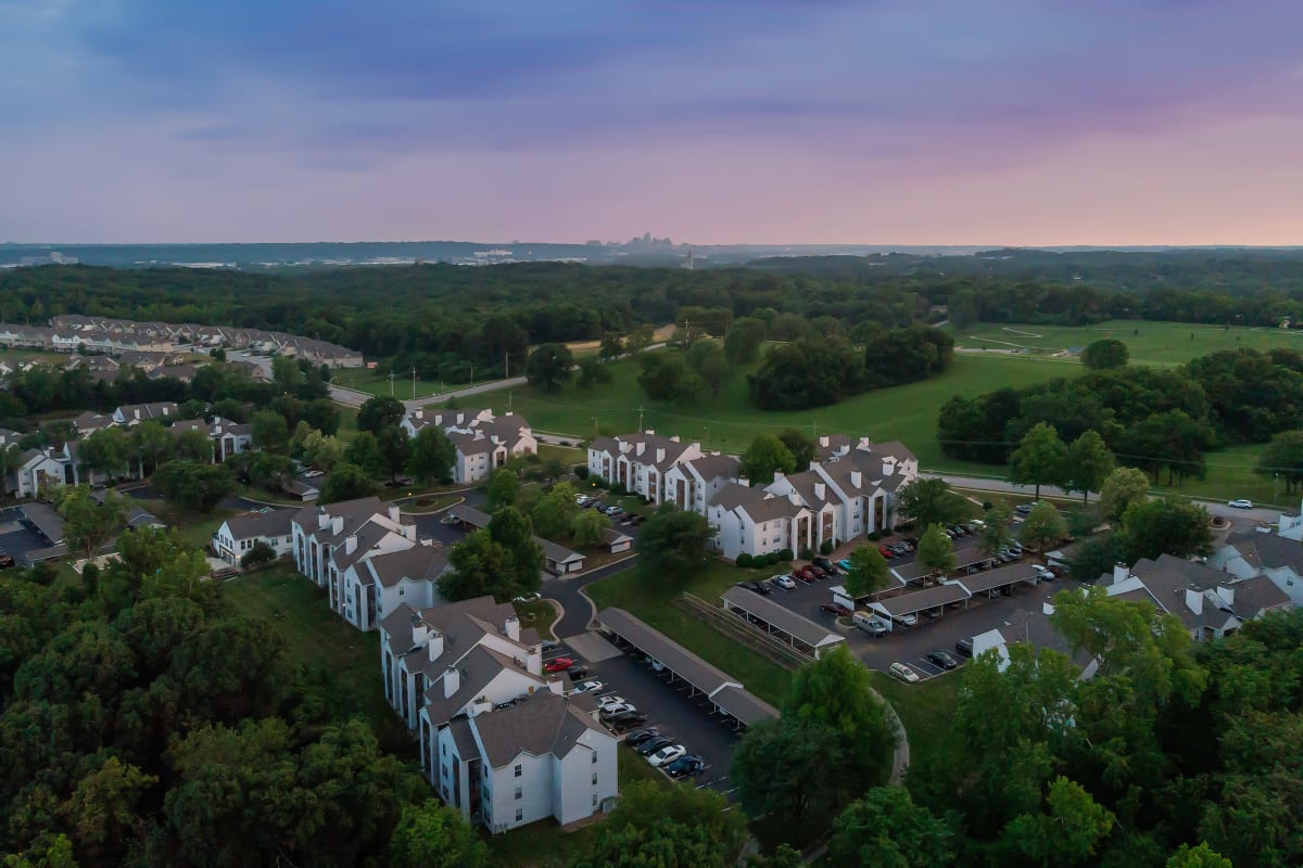 Pennighton Ridge Photos and Video of Bennington Ridge in Kansas City, MO