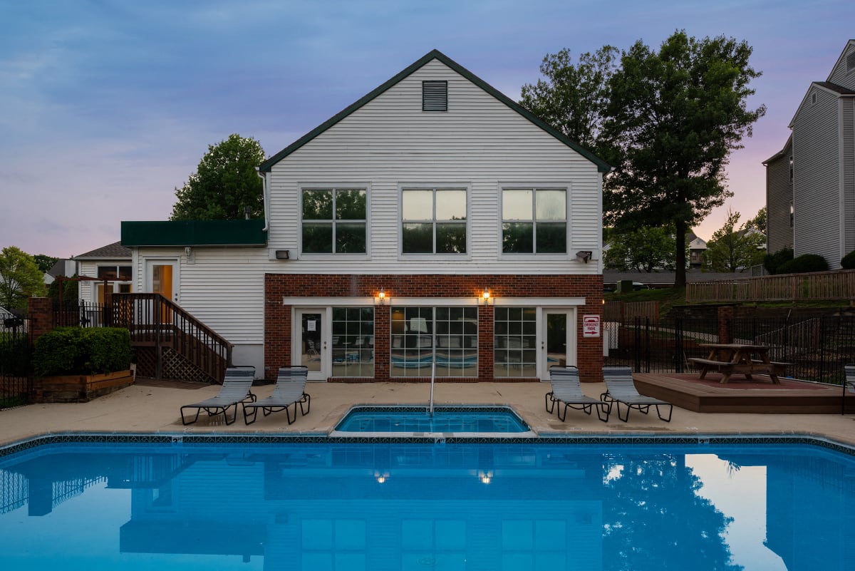 Pennighton Ridge Photos and Video of Bennington Ridge in Kansas City, MO