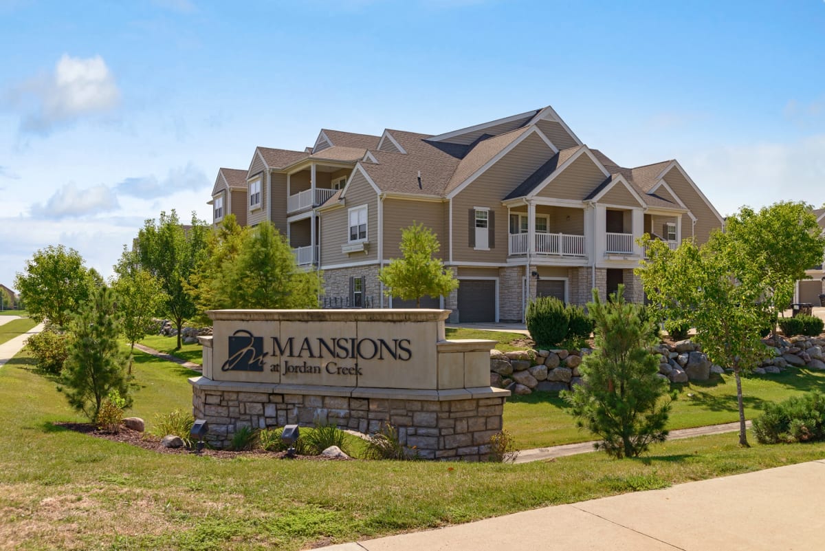 Mansions At Jordan Creek
