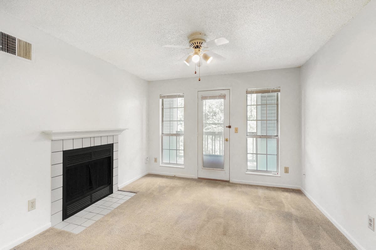 Pennighton Ridge Photos and Video of Bennington Ridge in Kansas City, MO