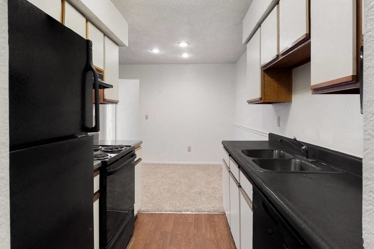 Pennighton Ridge Photos and Video of Bennington Ridge in Kansas City, MO