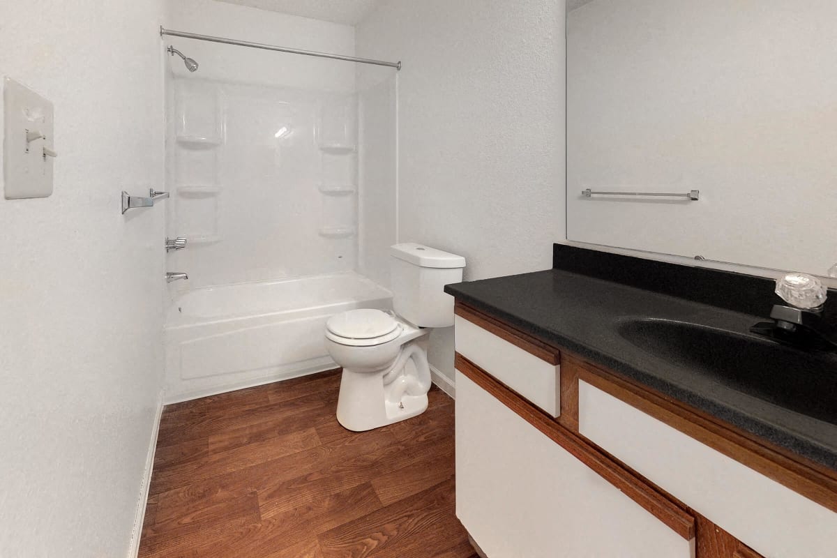 Pennighton Ridge Photos and Video of Bennington Ridge in Kansas City, MO