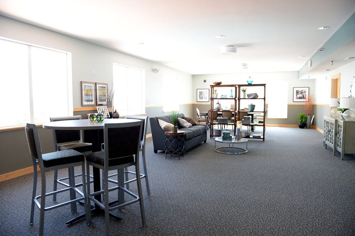 Hearthstone Apartments & Townhomes Apartments in Apple Valley, MN