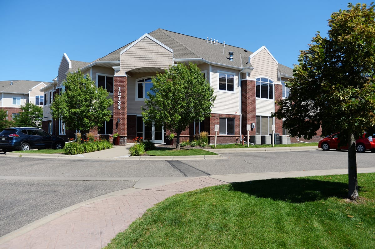 Hearthstone Apartments & Townhomes Apartments in Apple Valley, MN