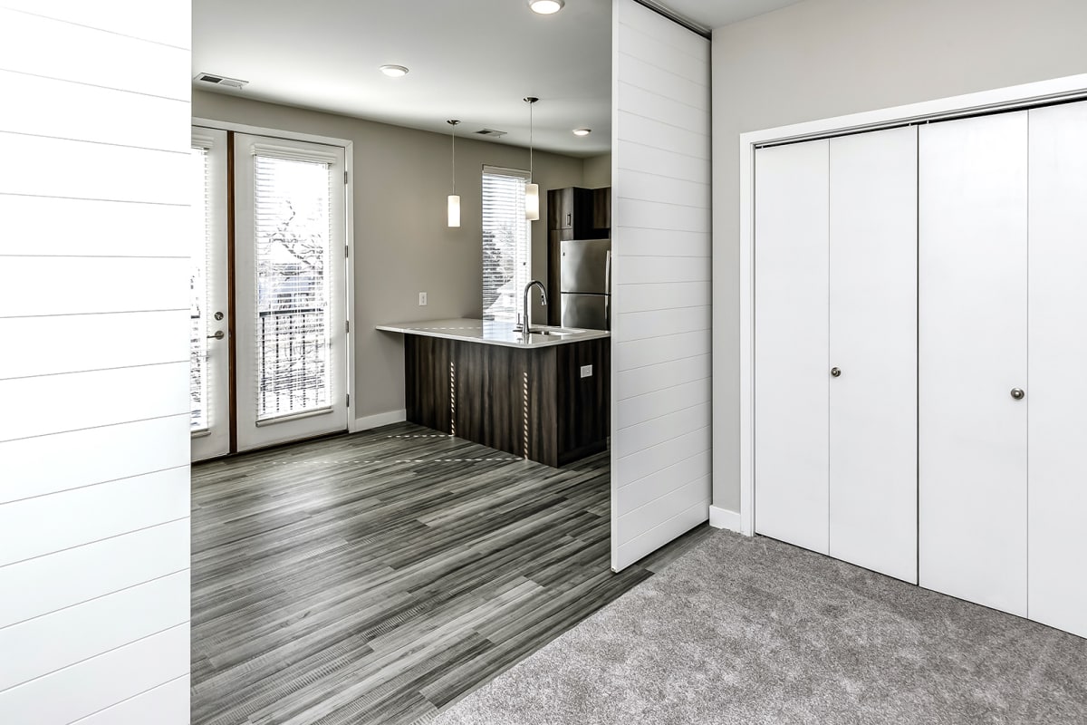 Photos and Video of Dundee Flats in Omaha, NE