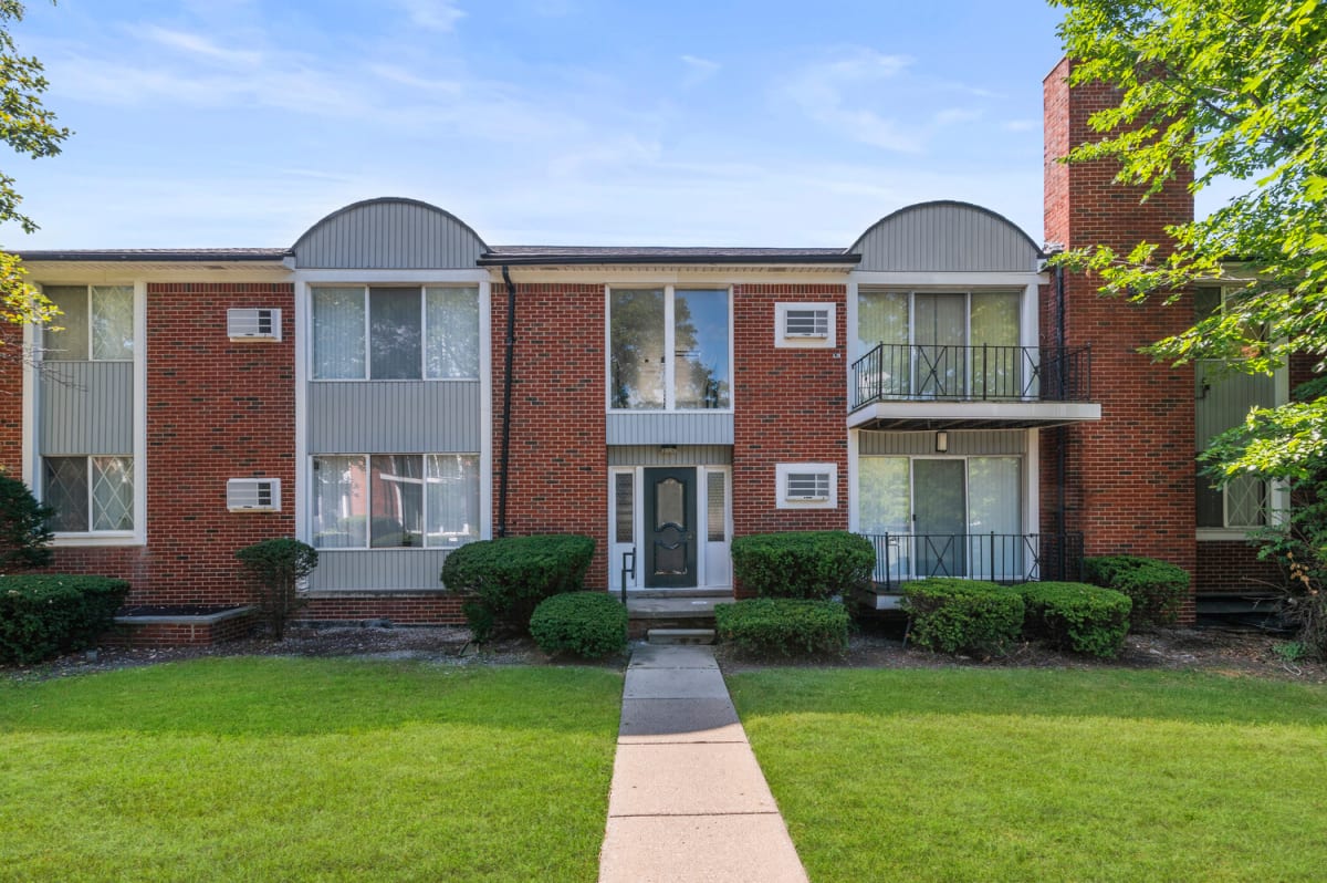 Photos and Video of Carriage Park Apartments Dearborn Heights, MI in