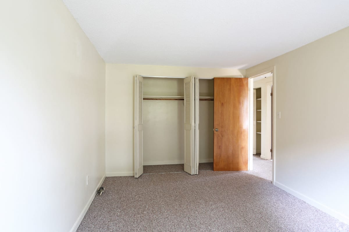 Photos and Video of Lincoln Square Apartments in Hamburg, NY