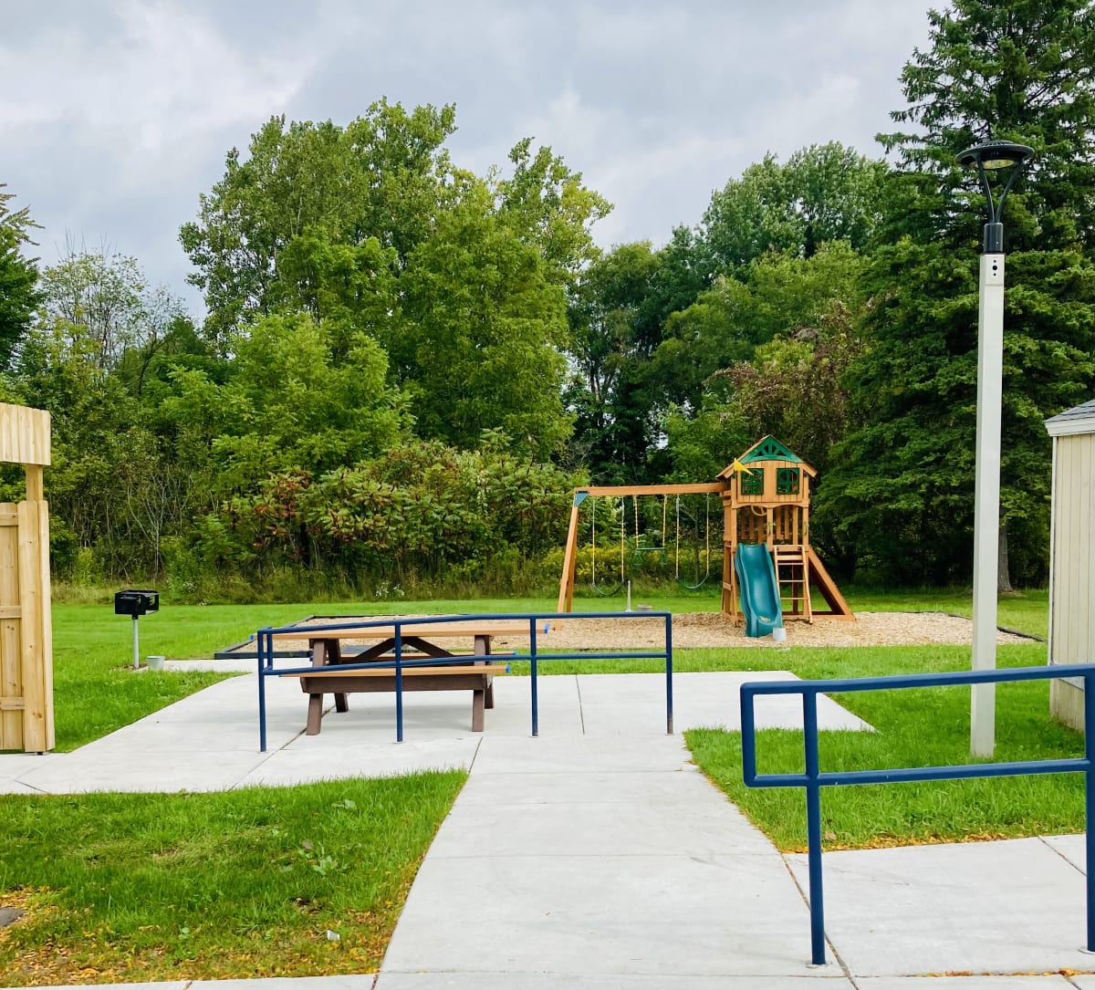 Photos and Video of CREEKSIDE APARTMENTS in Ravenna, MI