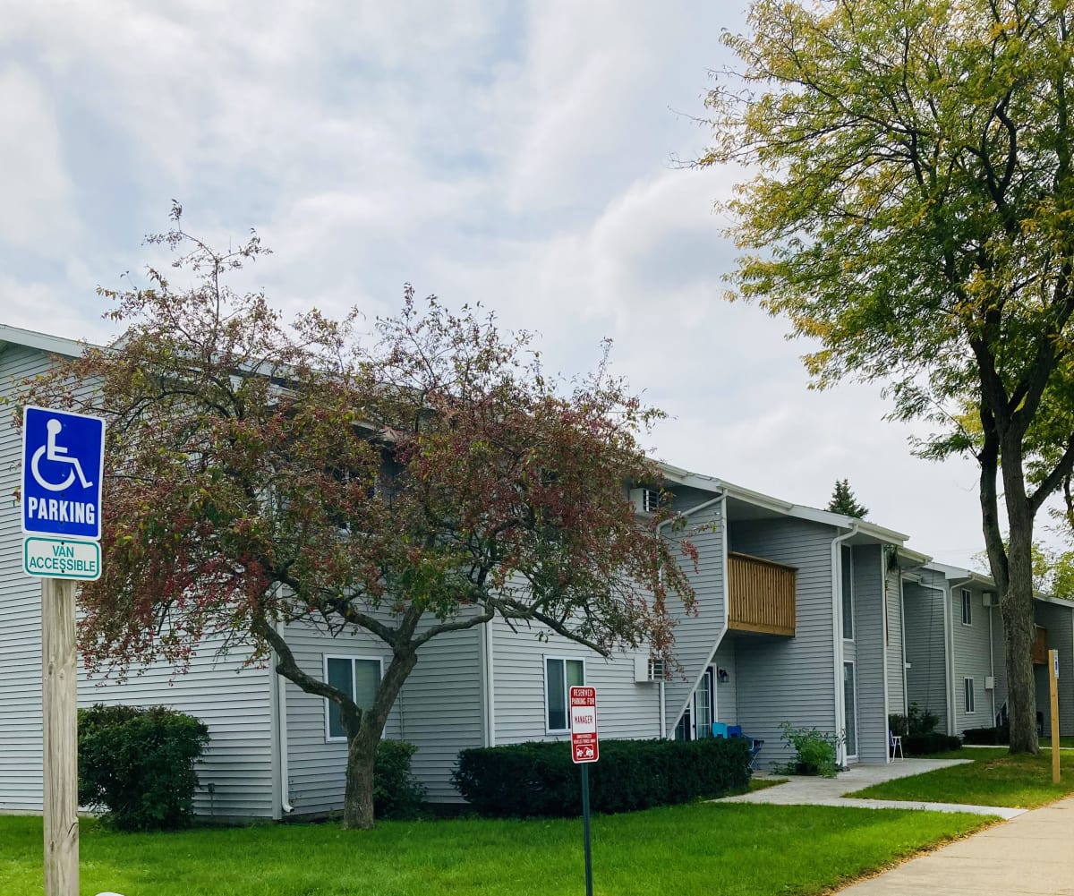 Photos and Video of CREEKSIDE APARTMENTS in Ravenna, MI