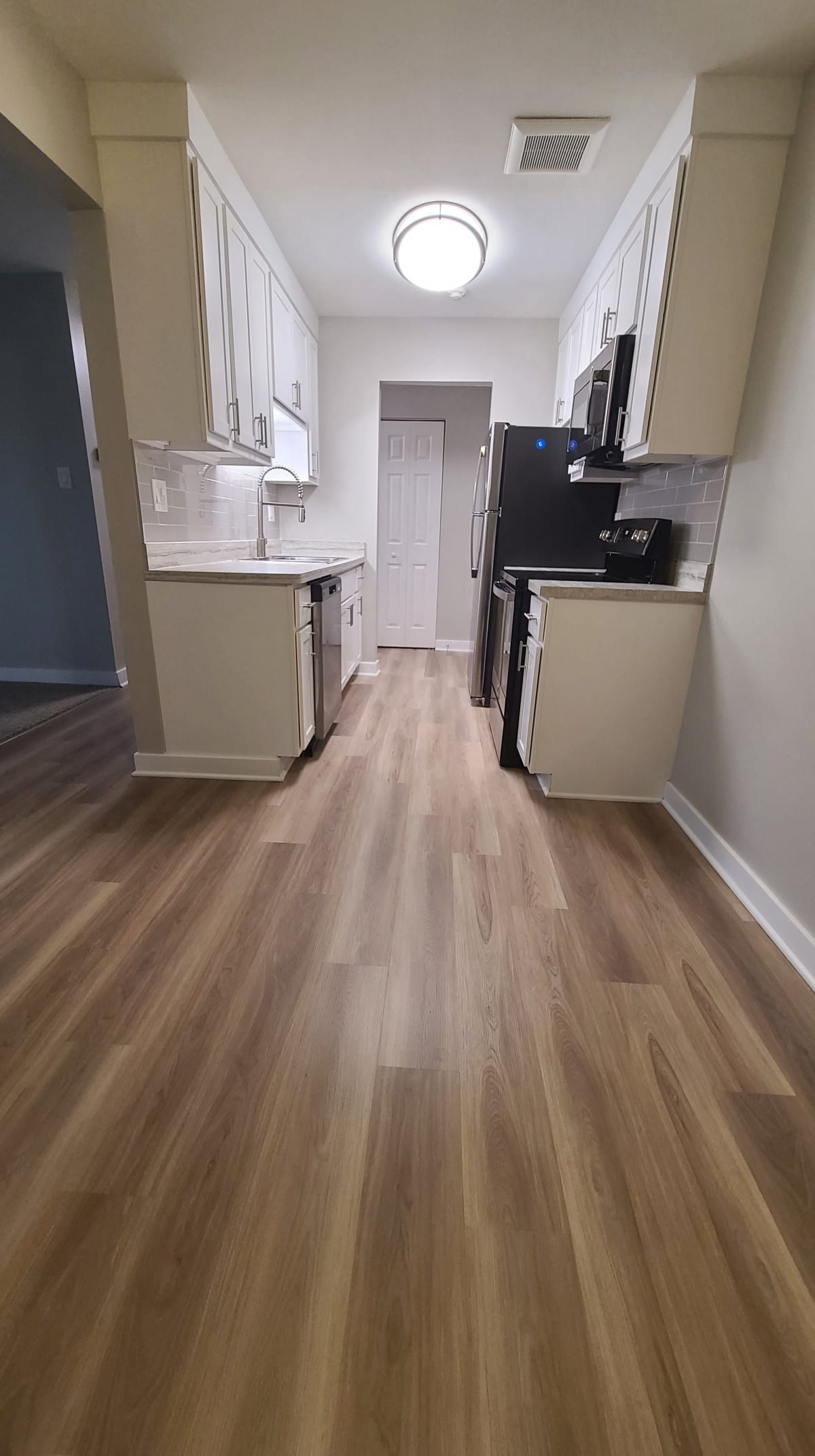 Photos and Video of Willowbrook Apartment Homes in Willowbrook, IL - Cheap Apartments Willowbrook Richmond