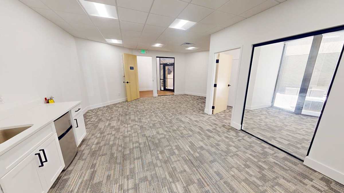 1010 Huntcliff Suite 1210 interior photo - Atlanta, GA