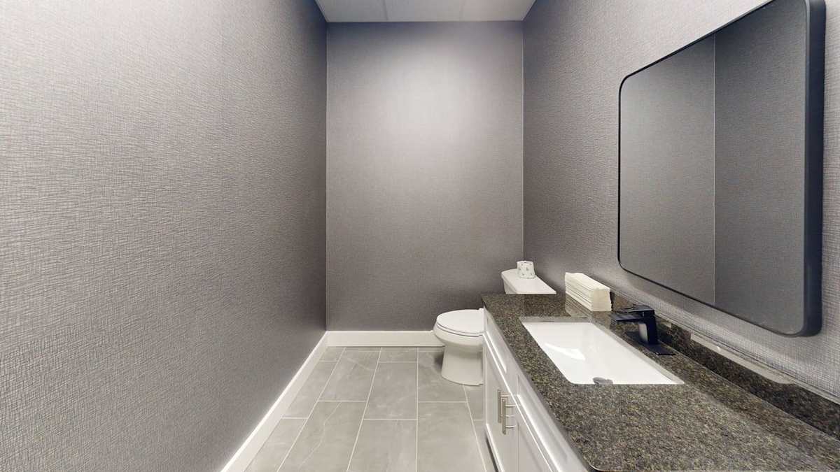 1010 Huntcliff suite bathroom photo - Atlanta, GA