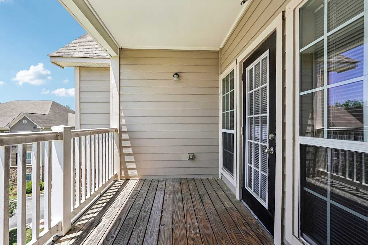 Wesley Stonecrest Apartments at Lithonia apartment patio outdoor space - Stonecrest, GA