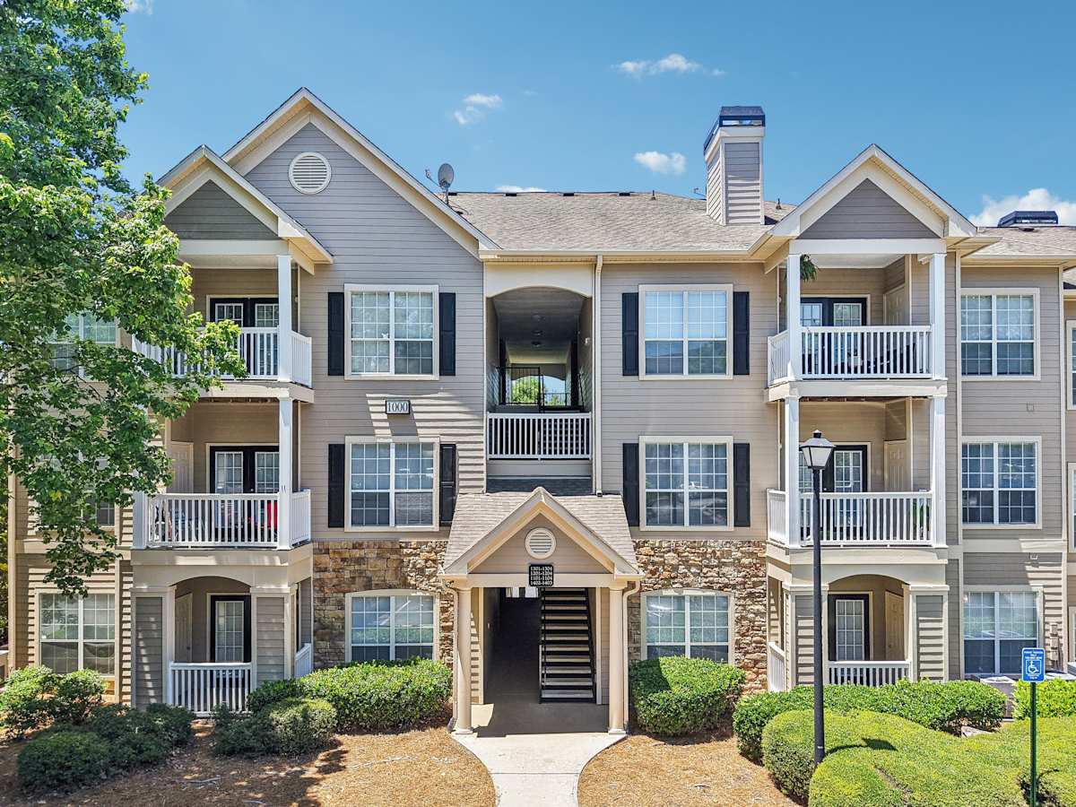Wesley Stonecrest Apartments at Lithonia community courtyard or walkway - Stonecrest, GA
